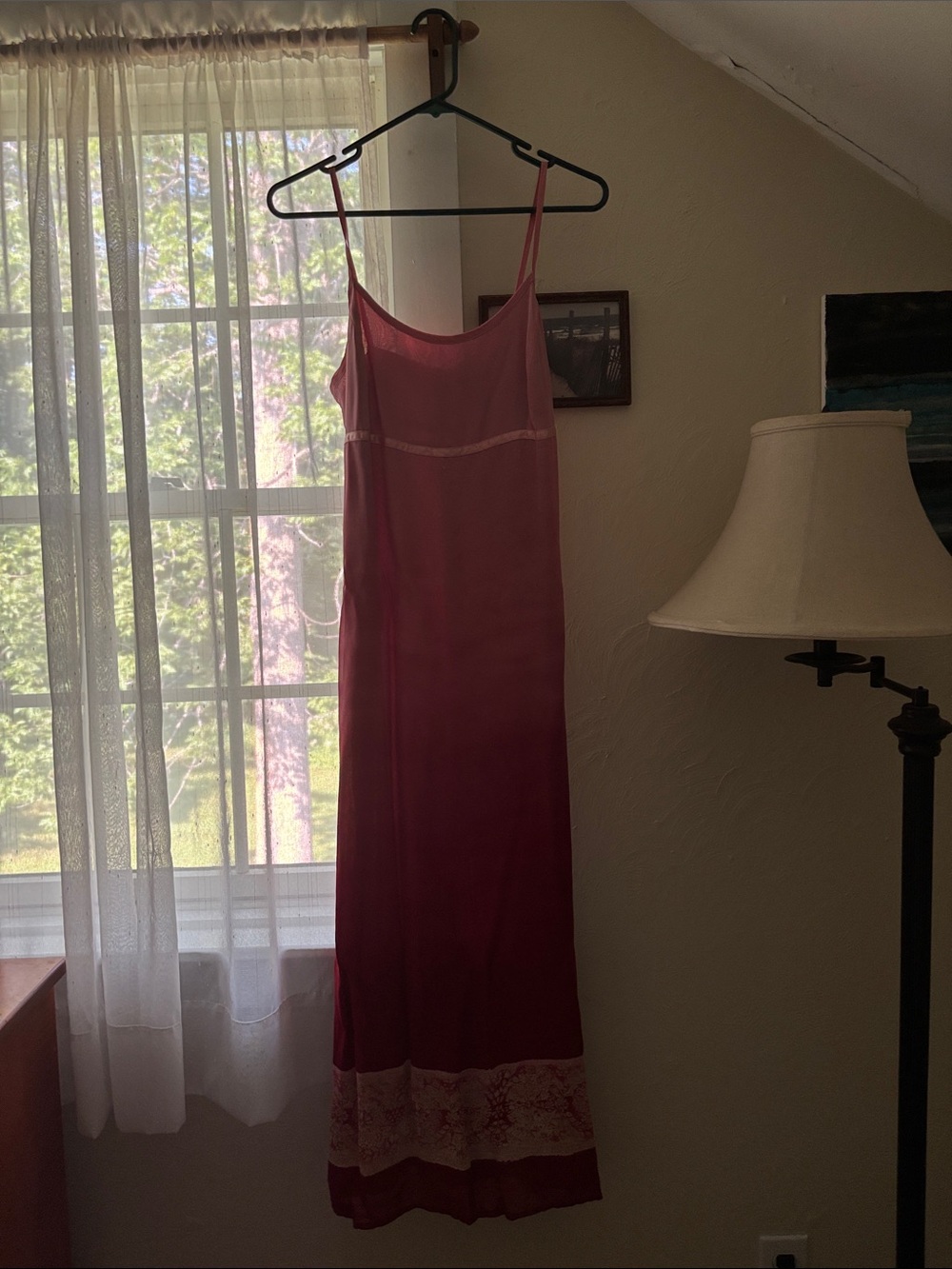 American Eagle Women’s pink with flower on the bottom